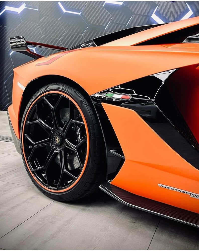 Supercar wheel and paint detail